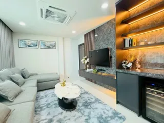 Haus zur Miete mit 5 Zimmer in Bang Lamung, Chonburi