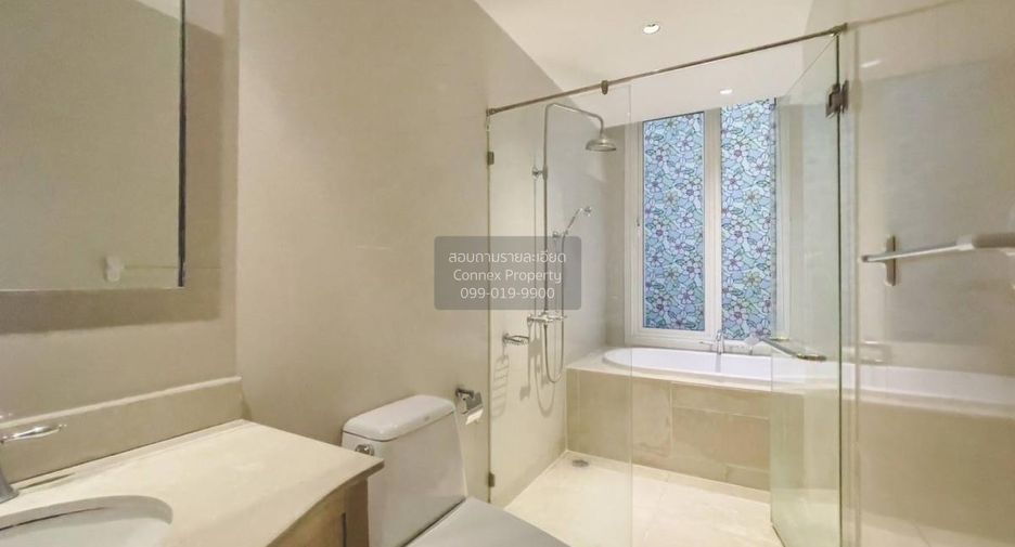 For rent 2 bedrooms condo in Sathon, Bangkok