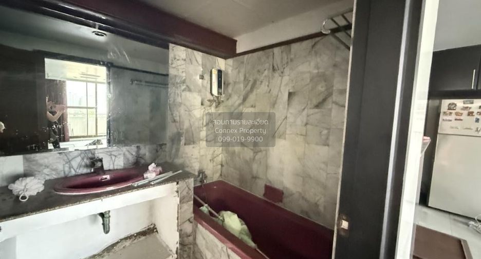 For rent 2 ベッドルーム condo in Watthana, Bangkok