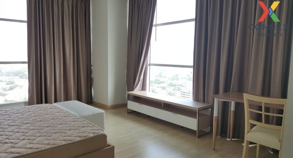 À louer 2 chambres condo à Huai Khwang, Bangkok