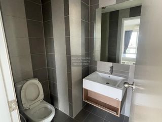 For rent 2 bedrooms condo in Thon Buri, Bangkok