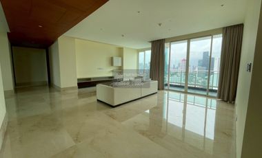 À louer 3 chambres condo à Sathon, Bangkok