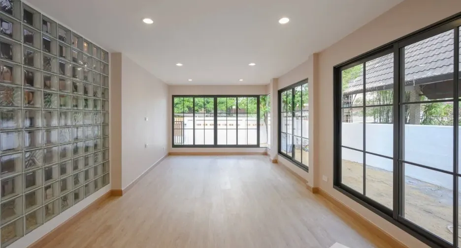 For sale 4 bedrooms house in Bang Na, Bangkok