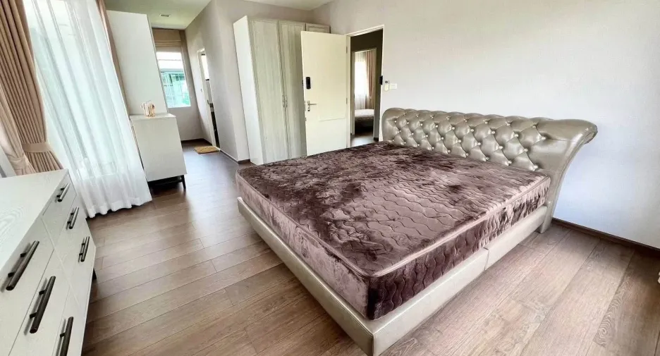 For rent 4 bedrooms house in Bang Phli, Samut Prakan