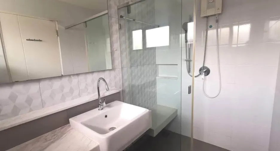 For rent 4 bedrooms house in Bang Phli, Samut Prakan