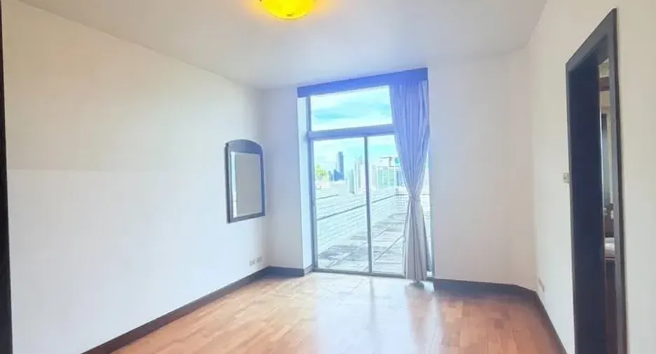For sale 3 bedrooms condo in Pathum Wan, Bangkok