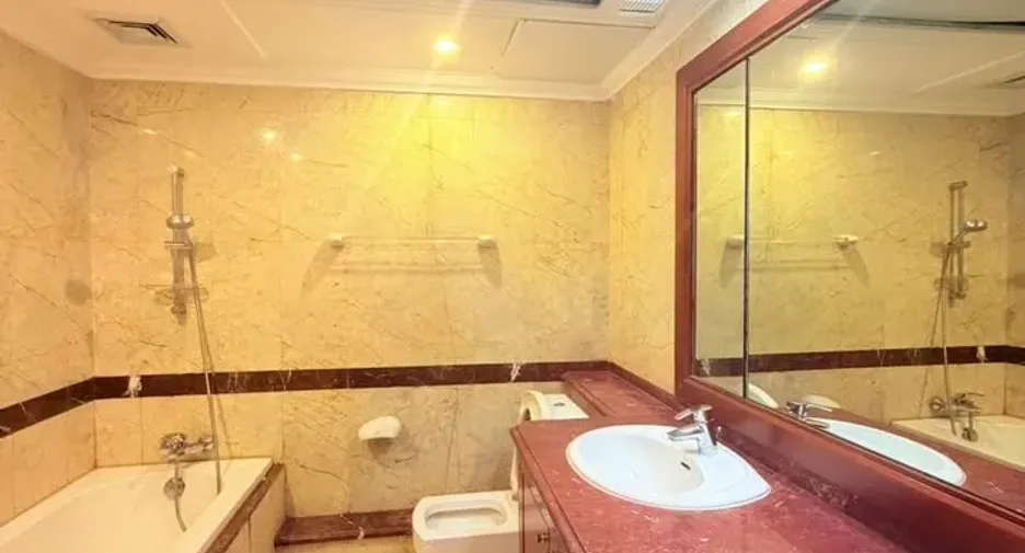 For sale 3 bedrooms condo in Pathum Wan, Bangkok