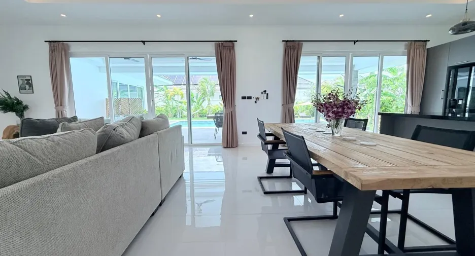 For sale 3 bedrooms villa in Hua Hin, Prachuap Khiri Khan