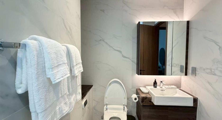 For rent 3 bedrooms condo in Sathon, Bangkok