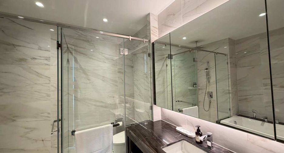 For rent 3 bedrooms condo in Sathon, Bangkok