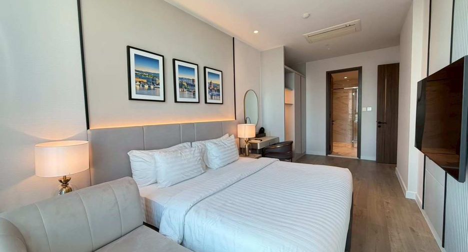 For rent 3 bedrooms condo in Sathon, Bangkok
