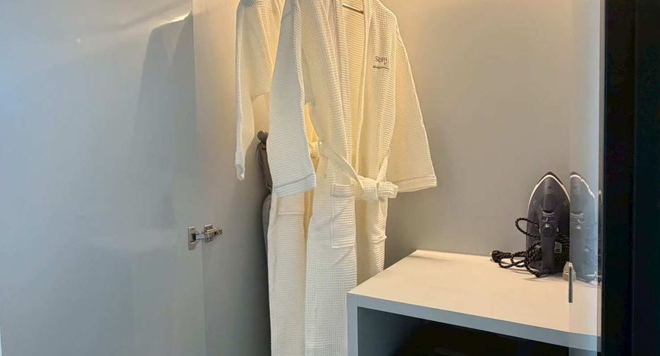 For rent 3 bedrooms condo in Sathon, Bangkok