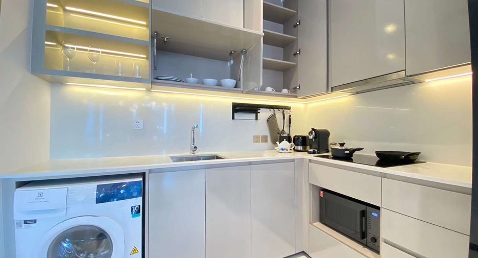 For rent 3 bedrooms condo in Sathon, Bangkok