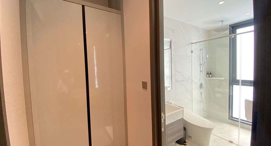 For rent 3 bedrooms condo in Sathon, Bangkok