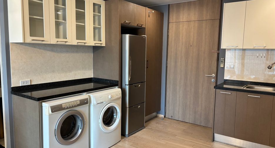 For rent 2 bedrooms condo in Khlong Toei, Bangkok