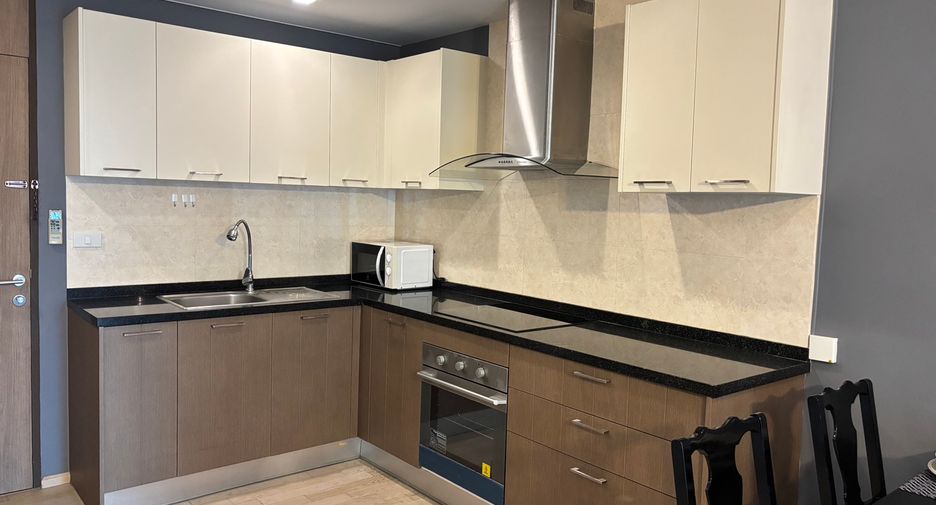 For rent 2 bedrooms condo in Khlong Toei, Bangkok