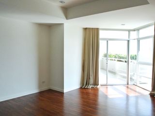 For rent 4 bedrooms condo in Watthana, Bangkok