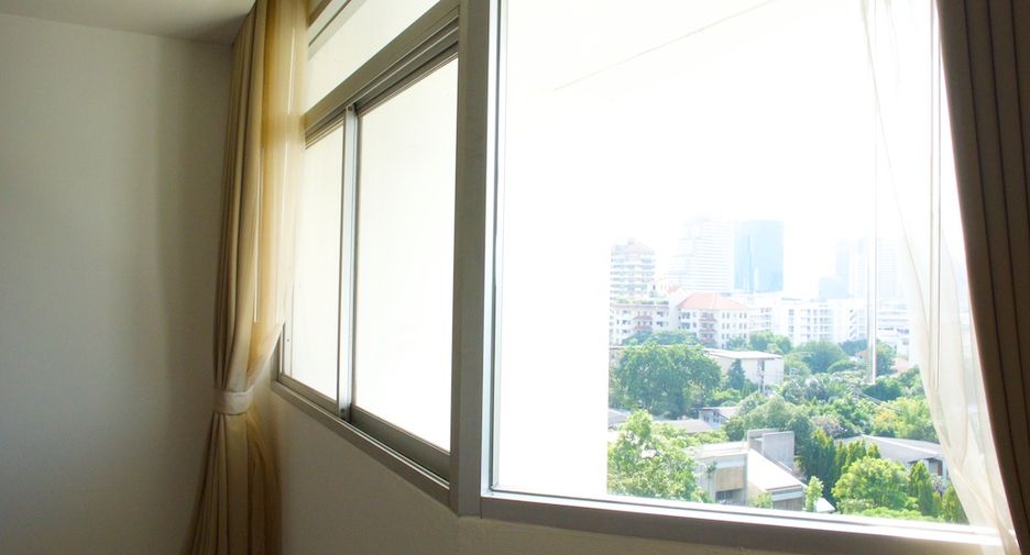 For rent 4 bedrooms condo in Watthana, Bangkok