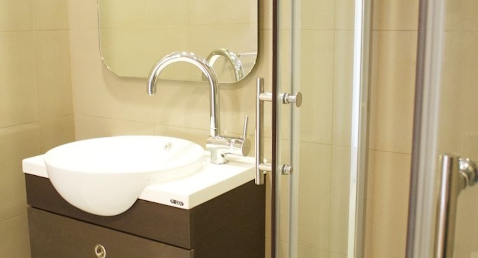 For rent 4 bedrooms condo in Watthana, Bangkok