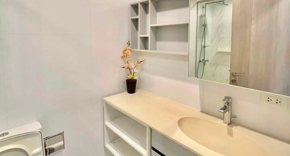 For rent and for sale 1 bed condo in Watthana, Bangkok