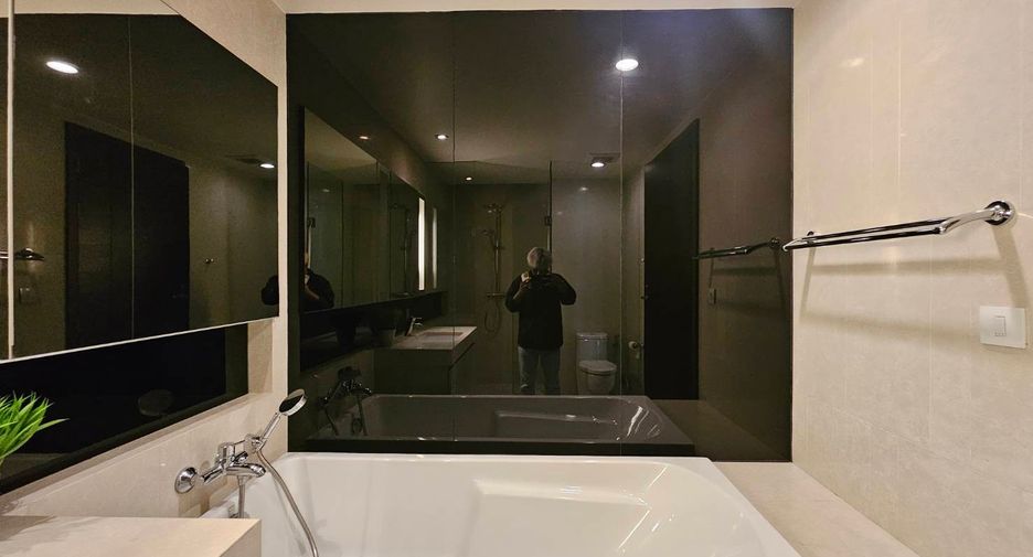 For rent 2 bedrooms condo in Watthana, Bangkok