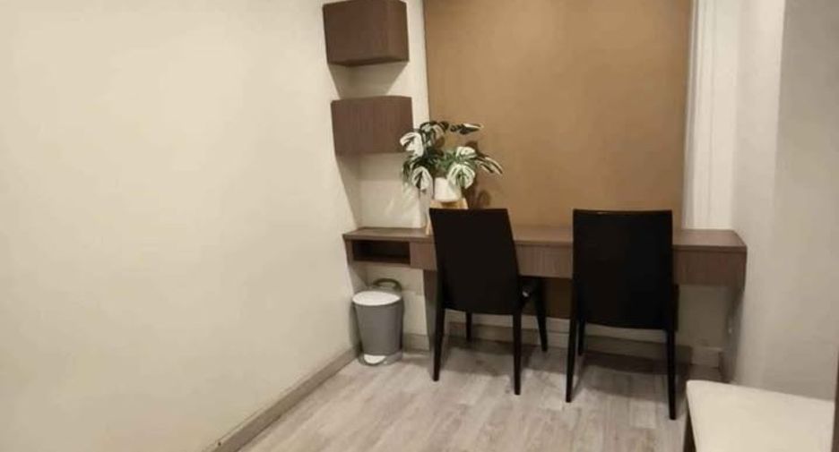 For rent 2 bedrooms condo in Phra Khanong, Bangkok