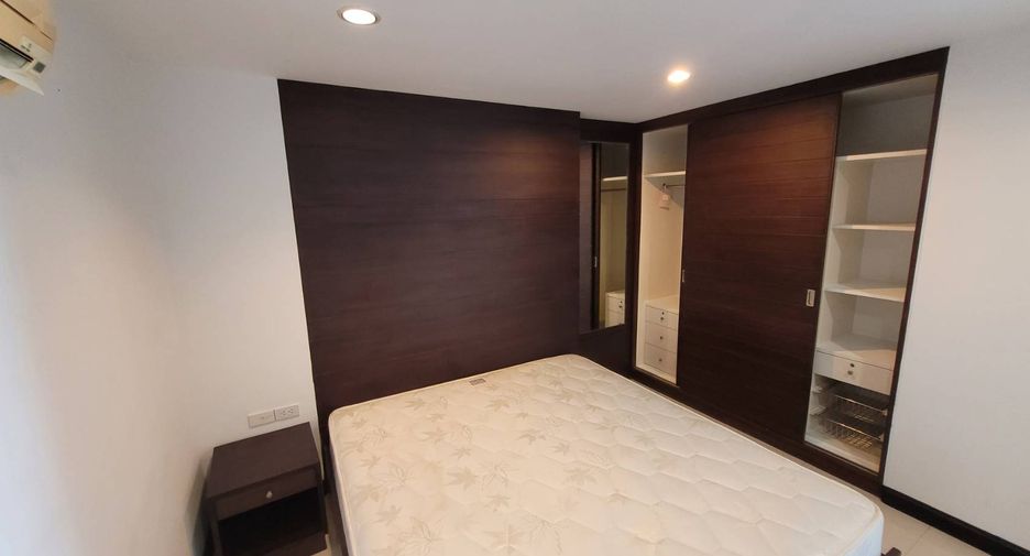 À louer 2 chambres condo à Phra Khanong, Bangkok