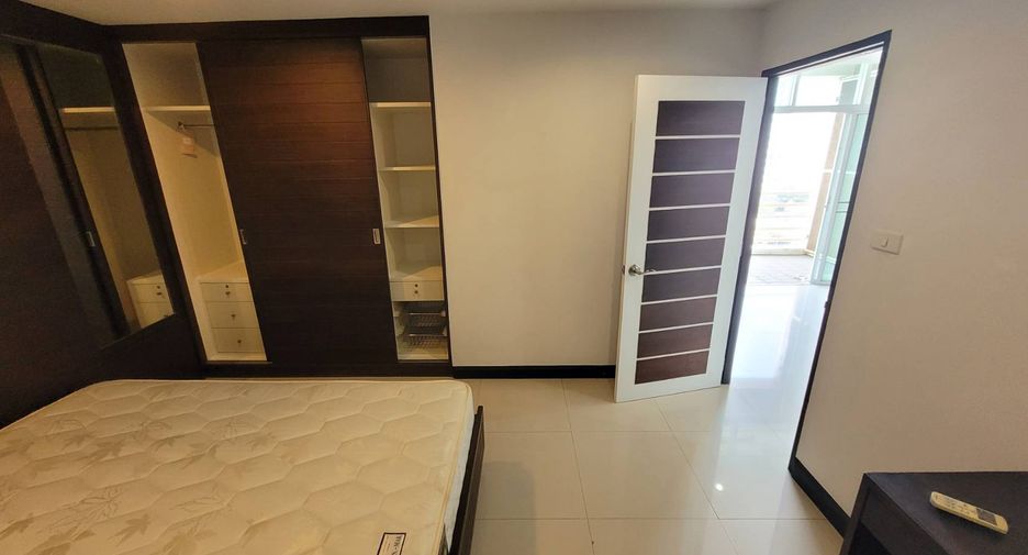 À louer 2 chambres condo à Phra Khanong, Bangkok