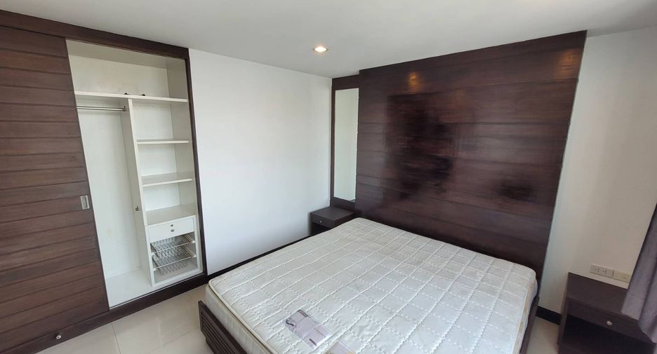À louer 2 chambres condo à Phra Khanong, Bangkok