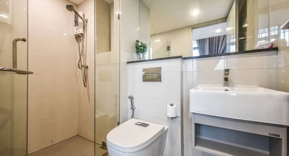 For rent 1 bed condo in Sathon, Bangkok