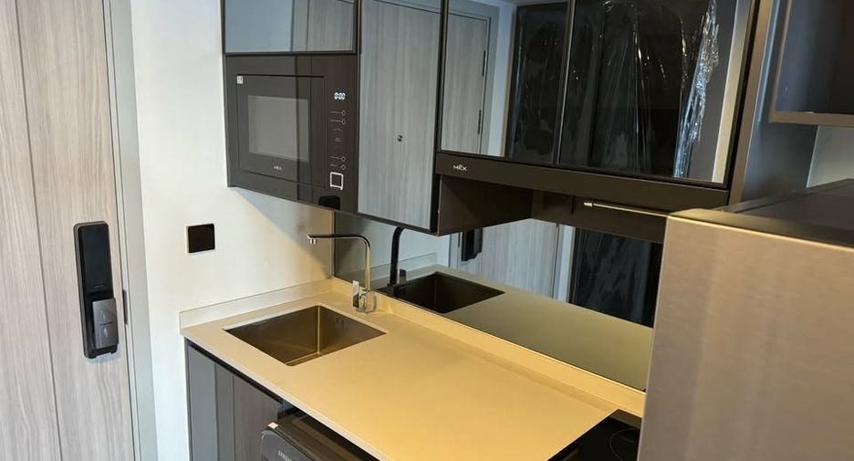 For rent 1 bed condo in Bang Rak, Bangkok