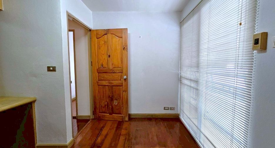 For rent 2 bedrooms condo in Sathon, Bangkok