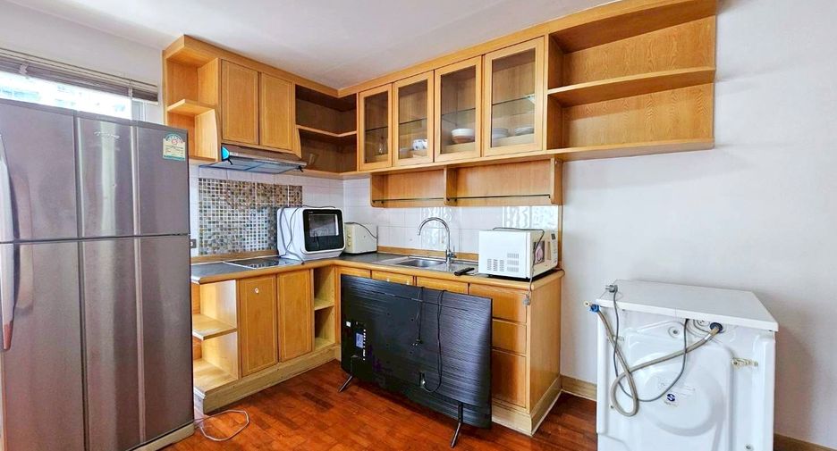 For rent 2 bedrooms condo in Sathon, Bangkok