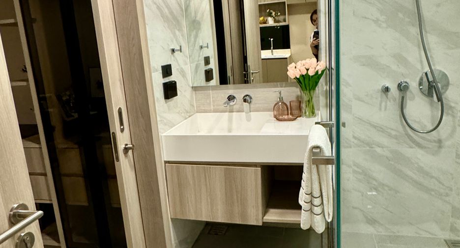 For rent 1 bed condo in Watthana, Bangkok