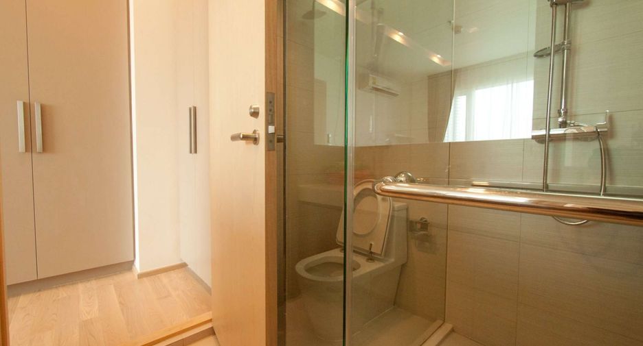 For rent 1 bed condo in Khlong Toei, Bangkok