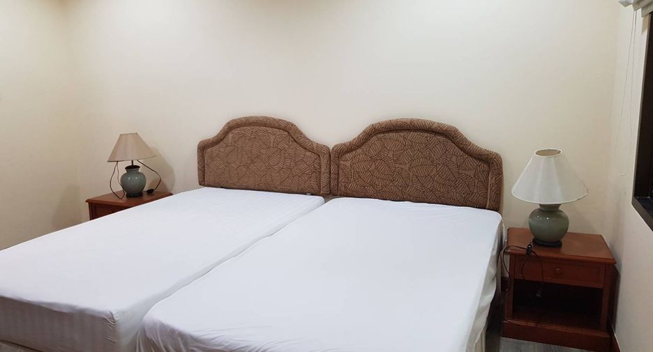 For rent 3 bedrooms condo in Watthana, Bangkok