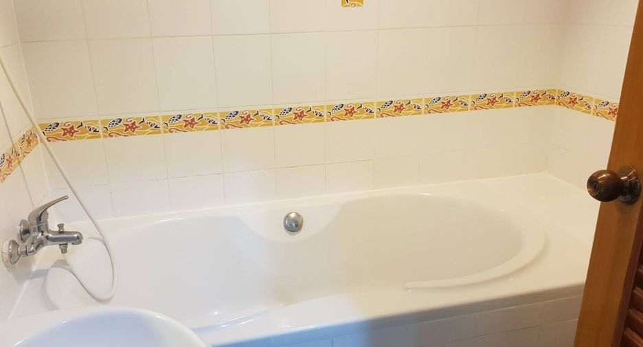 For rent 3 bedrooms condo in Watthana, Bangkok