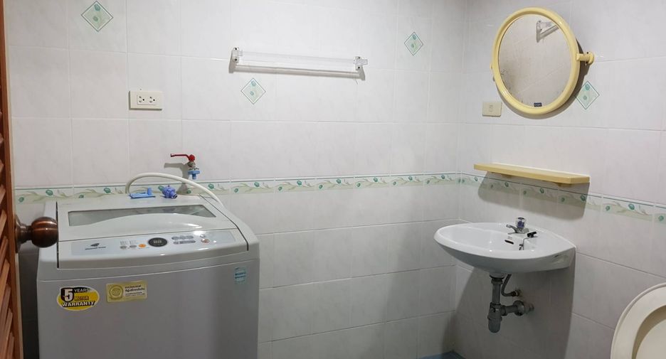 For rent 3 bedrooms condo in Watthana, Bangkok