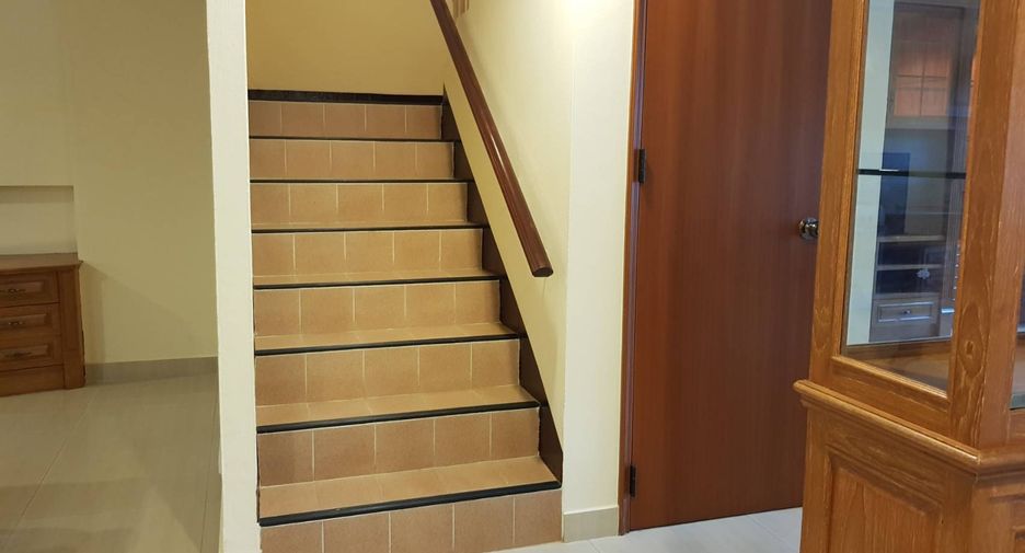 For rent 3 bedrooms condo in Watthana, Bangkok