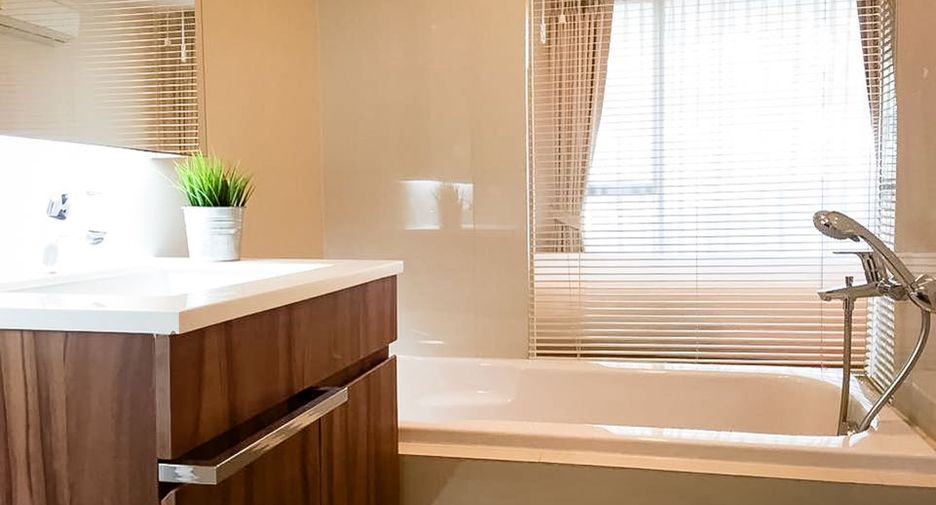 For rent 1 bed condo in Watthana, Bangkok