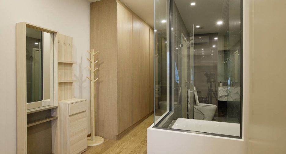 For rent and for sale 1 bed condo in Pathum Wan, Bangkok