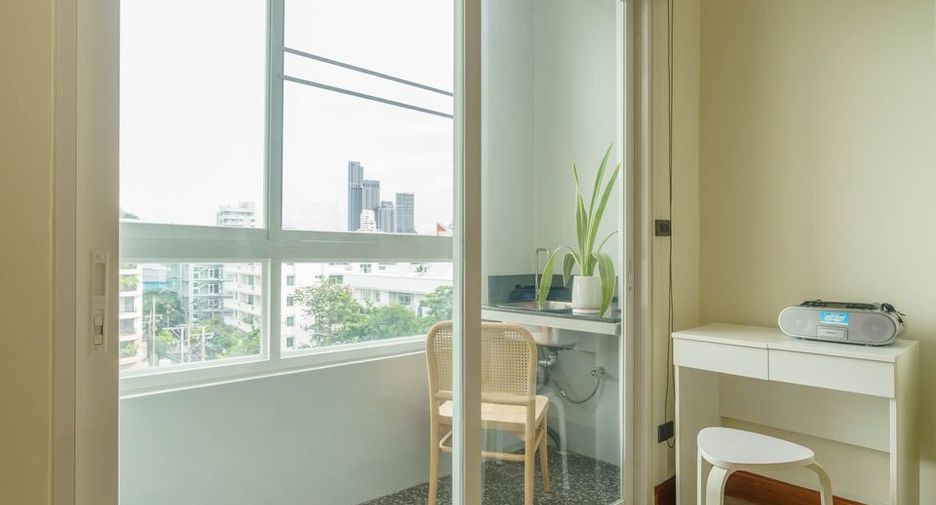 For rent 1 bed condo in Watthana, Bangkok