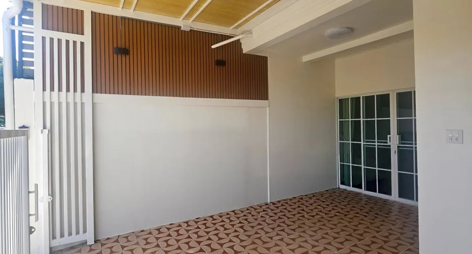 For sale 2 bedrooms townhouse in Bang Lamung, Chonburi