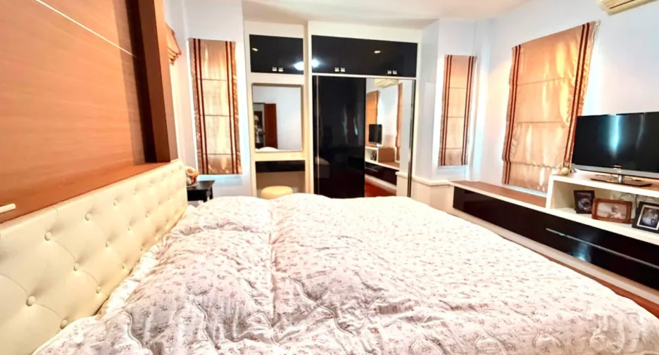 For sale 3 bedrooms house in Bang Saray, Pattaya
