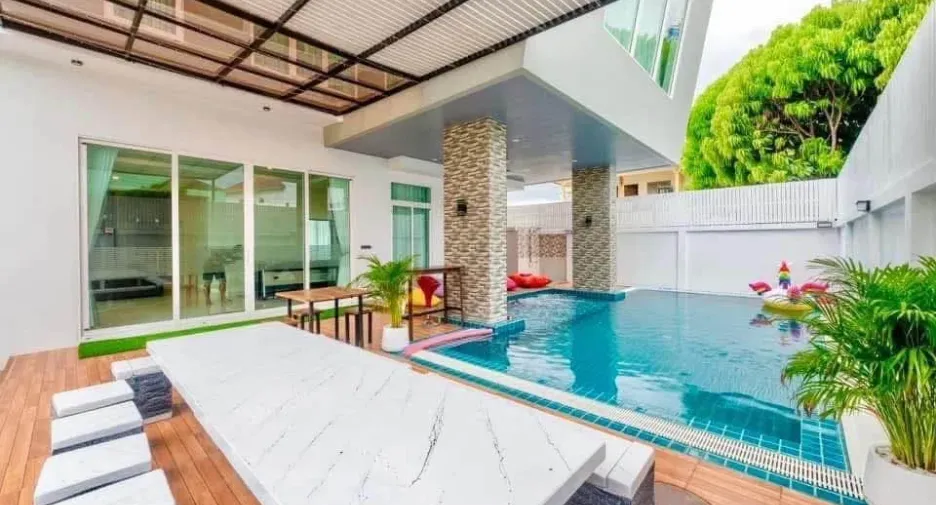For rent 5 bedrooms villa in Bang Lamung, Chonburi