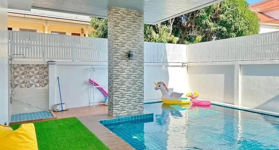 For rent 5 bedrooms villa in Bang Lamung, Chonburi