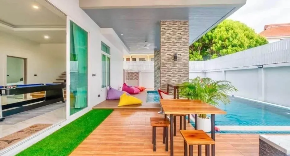 For rent 5 bedrooms villa in Bang Lamung, Chonburi