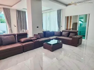 For rent 5 bedrooms villa in Bang Lamung, Chonburi