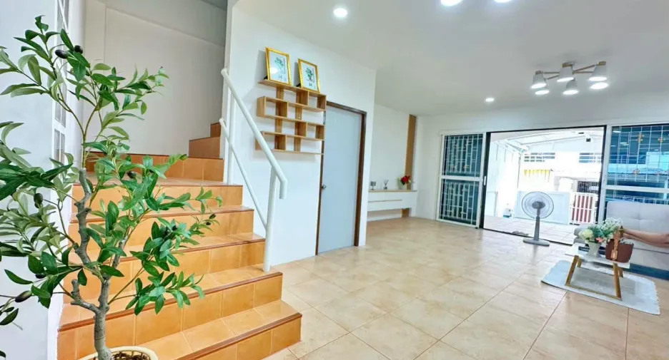 For sale 2 bedrooms townhouse in Jomtien, Pattaya