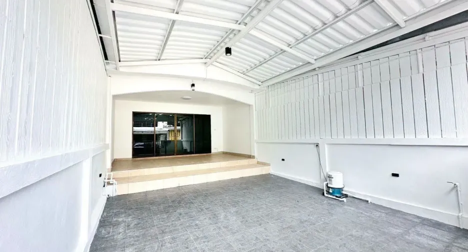 For sale 2 bedrooms townhouse in Jomtien, Pattaya